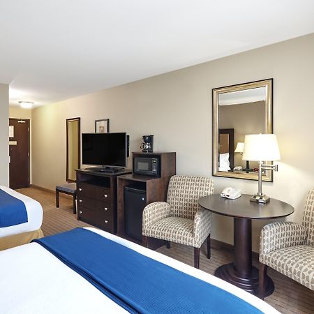 Holiday Inn Express & Suites Madison-Verona By Ihg Zewnętrze zdjęcie