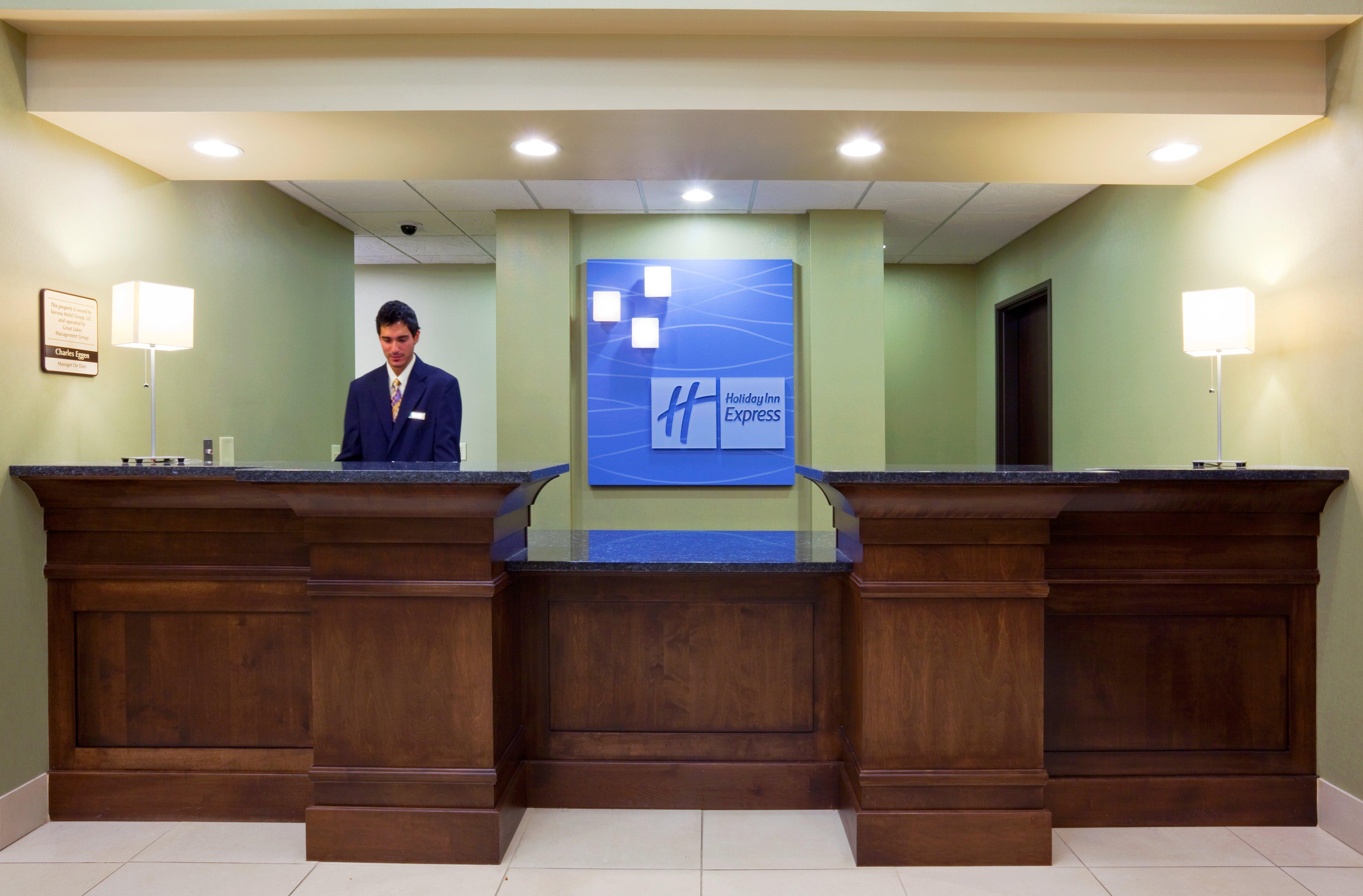 Holiday Inn Express & Suites Madison-Verona By Ihg Zewnętrze zdjęcie