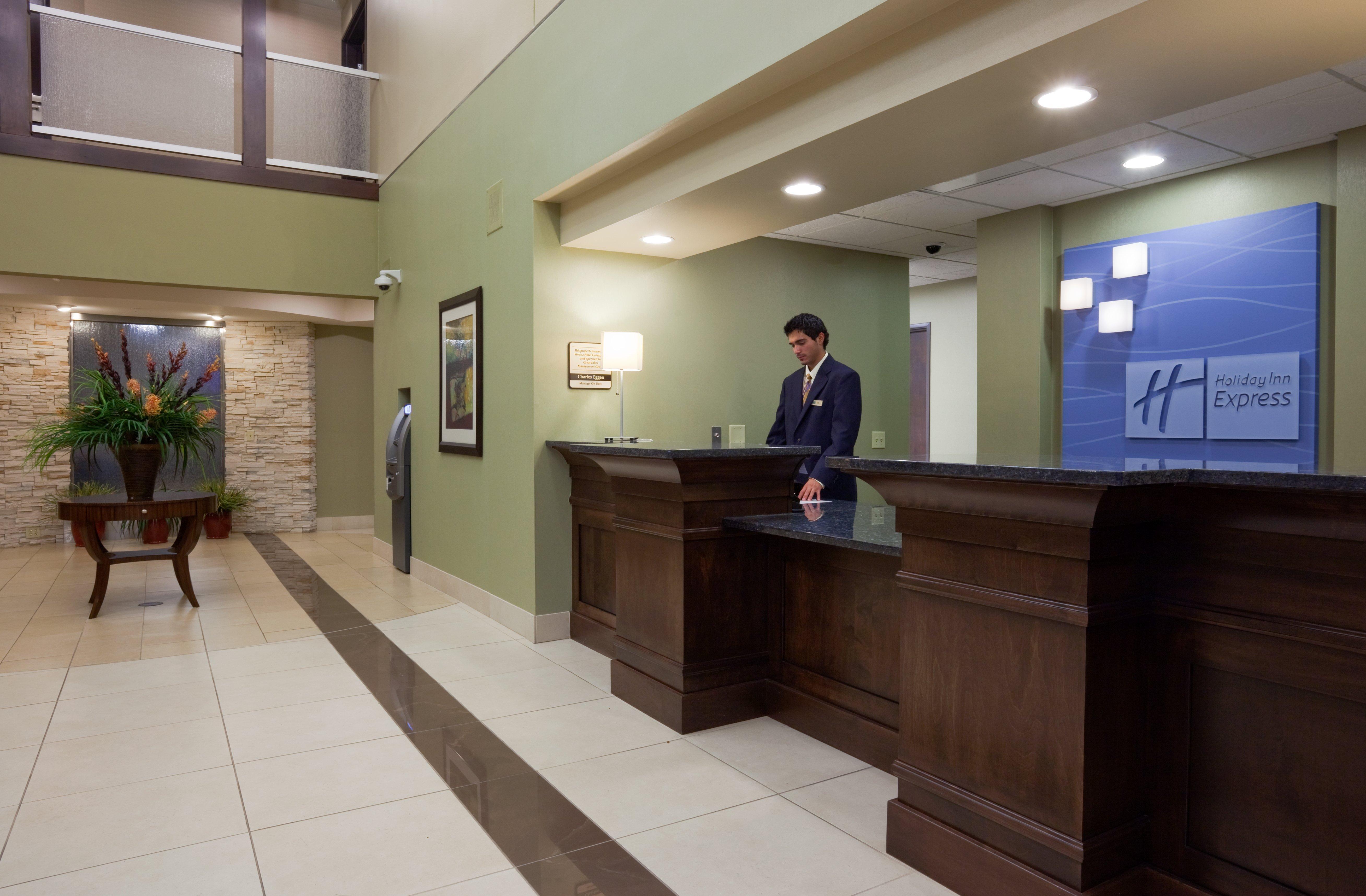 Holiday Inn Express & Suites Madison-Verona By Ihg Zewnętrze zdjęcie